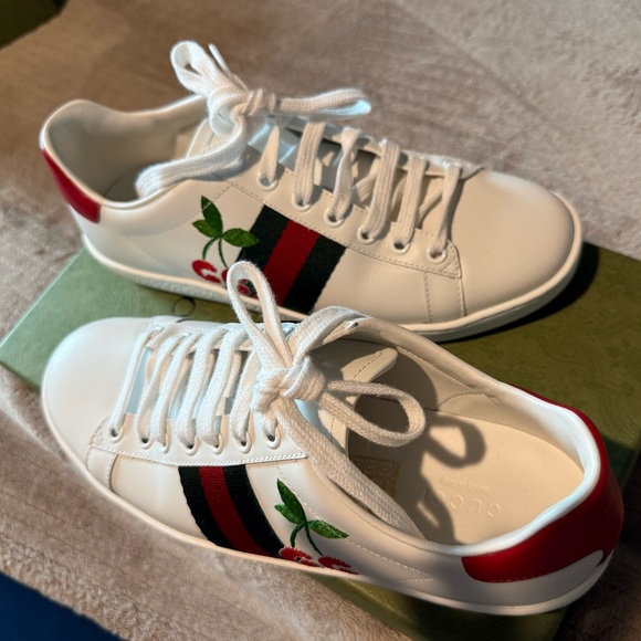 Gucci ace leather with cherry women’s sneaker - Picture 5 of 8